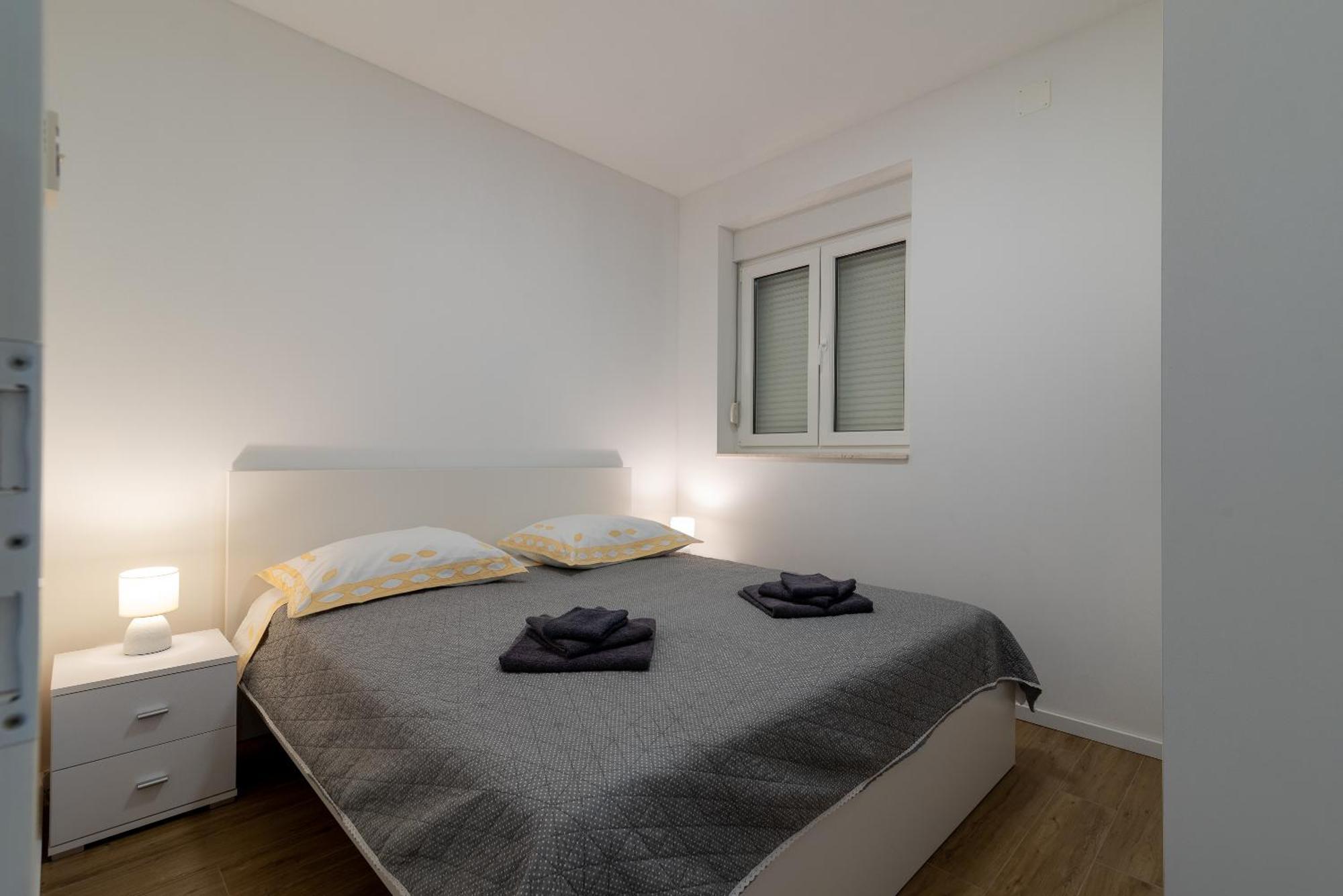 Apartman Dino Трогир Екстериор снимка