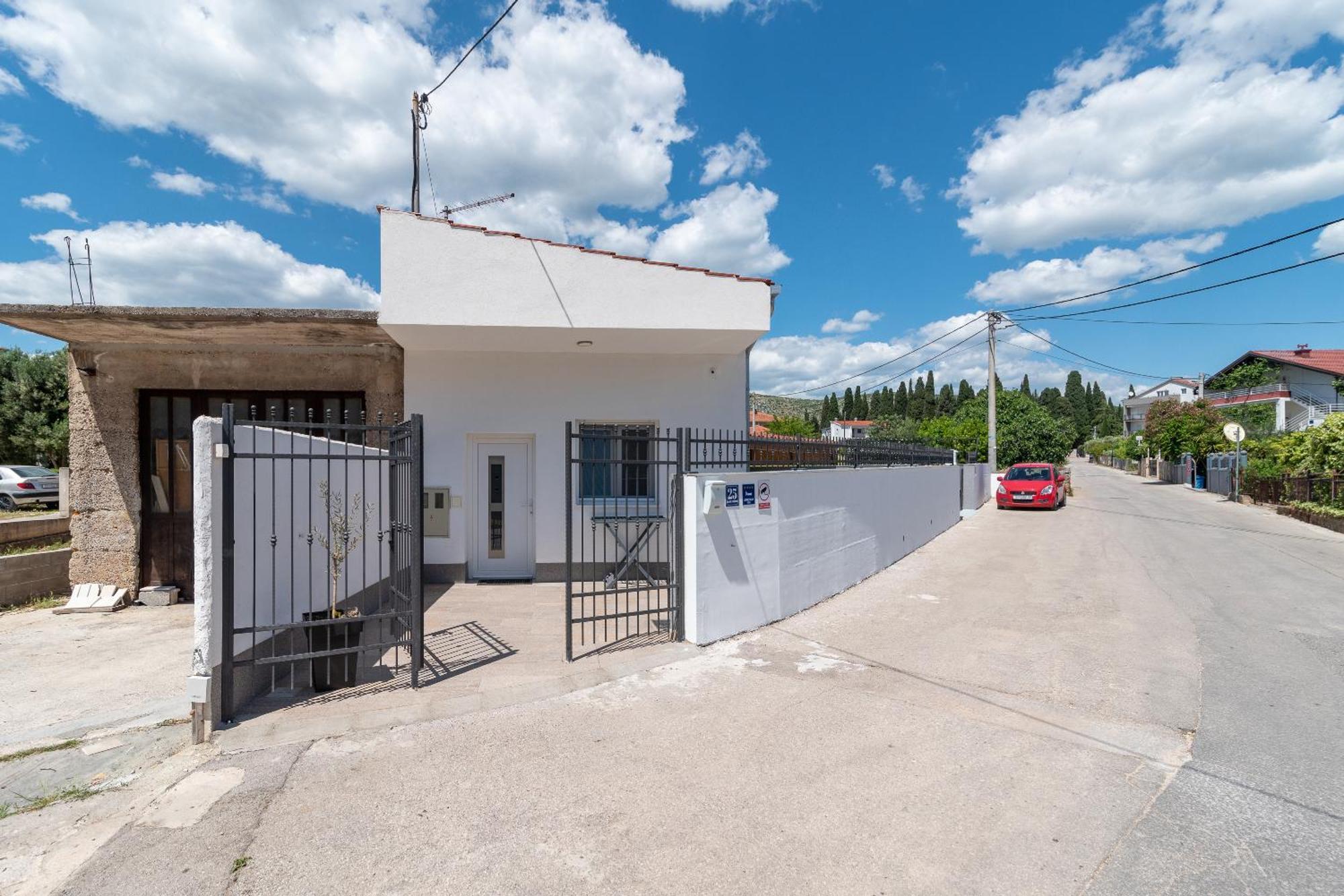 Apartman Dino Трогир Екстериор снимка