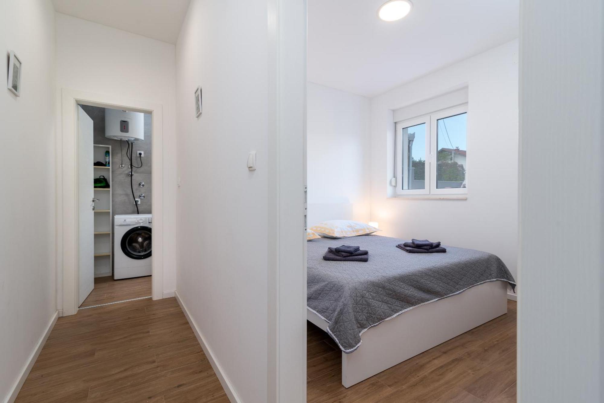 Apartman Dino Трогир Екстериор снимка