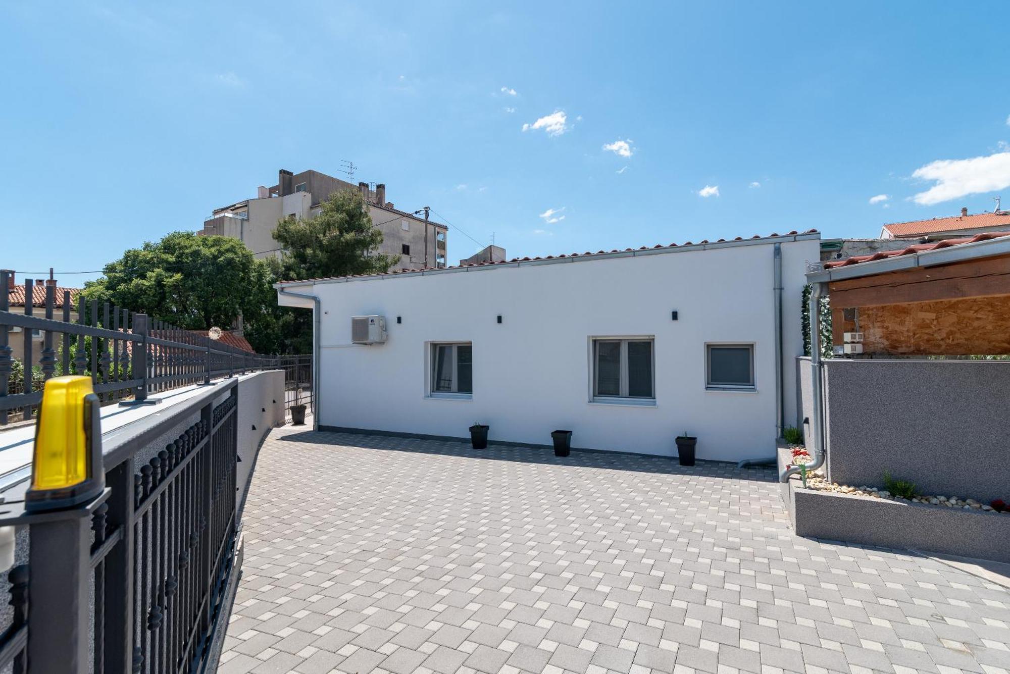 Apartman Dino Трогир Екстериор снимка