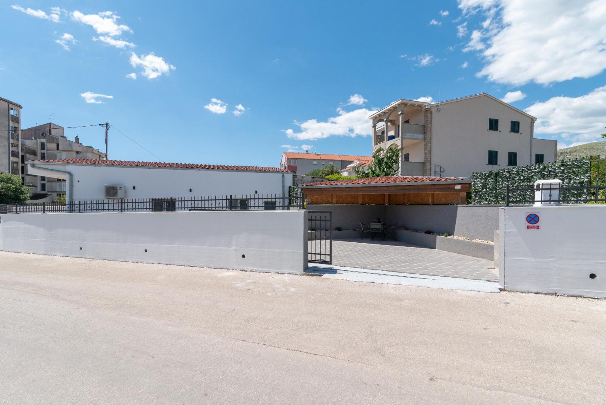 Apartman Dino Трогир Екстериор снимка