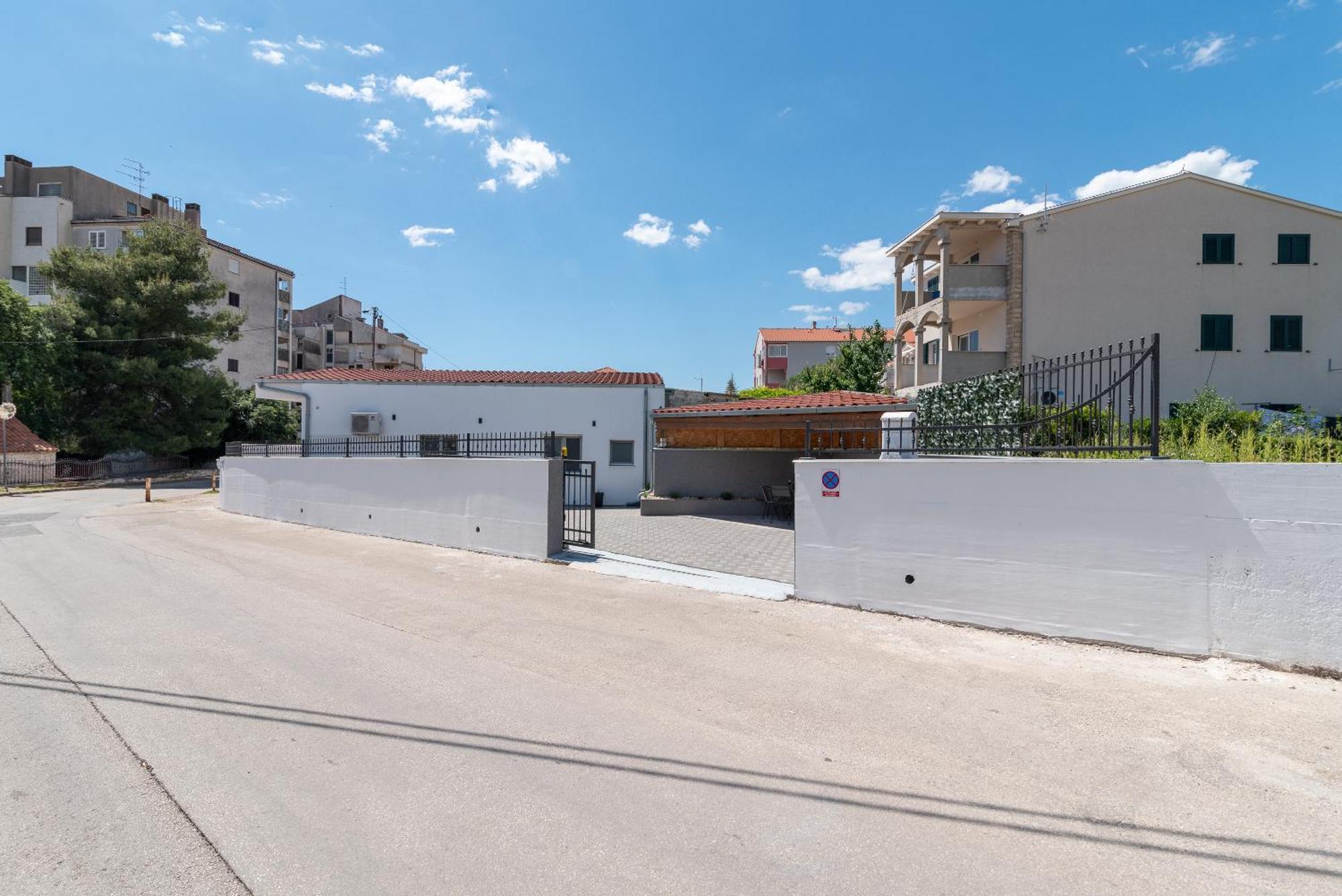 Apartman Dino Трогир Екстериор снимка