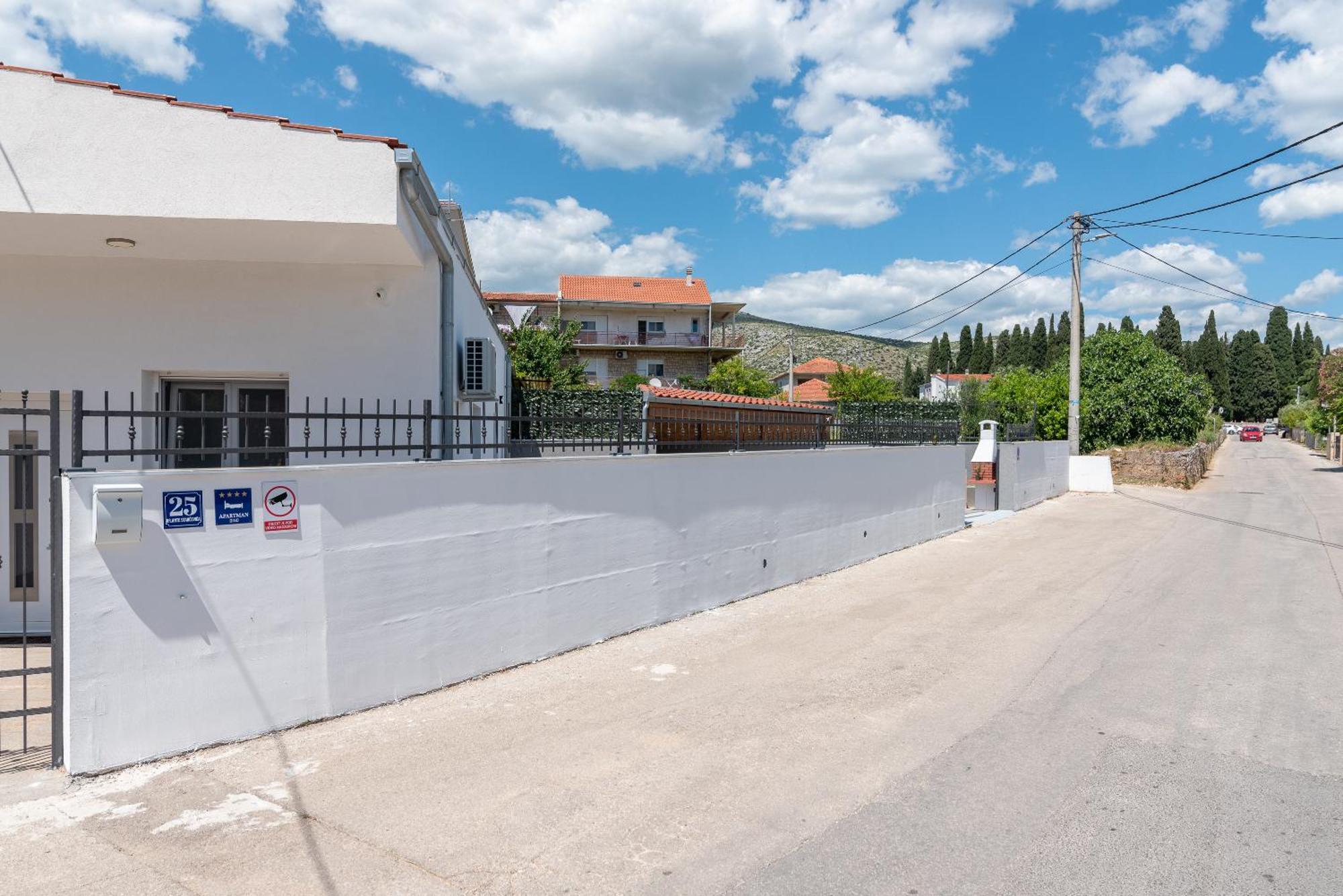 Apartman Dino Трогир Екстериор снимка